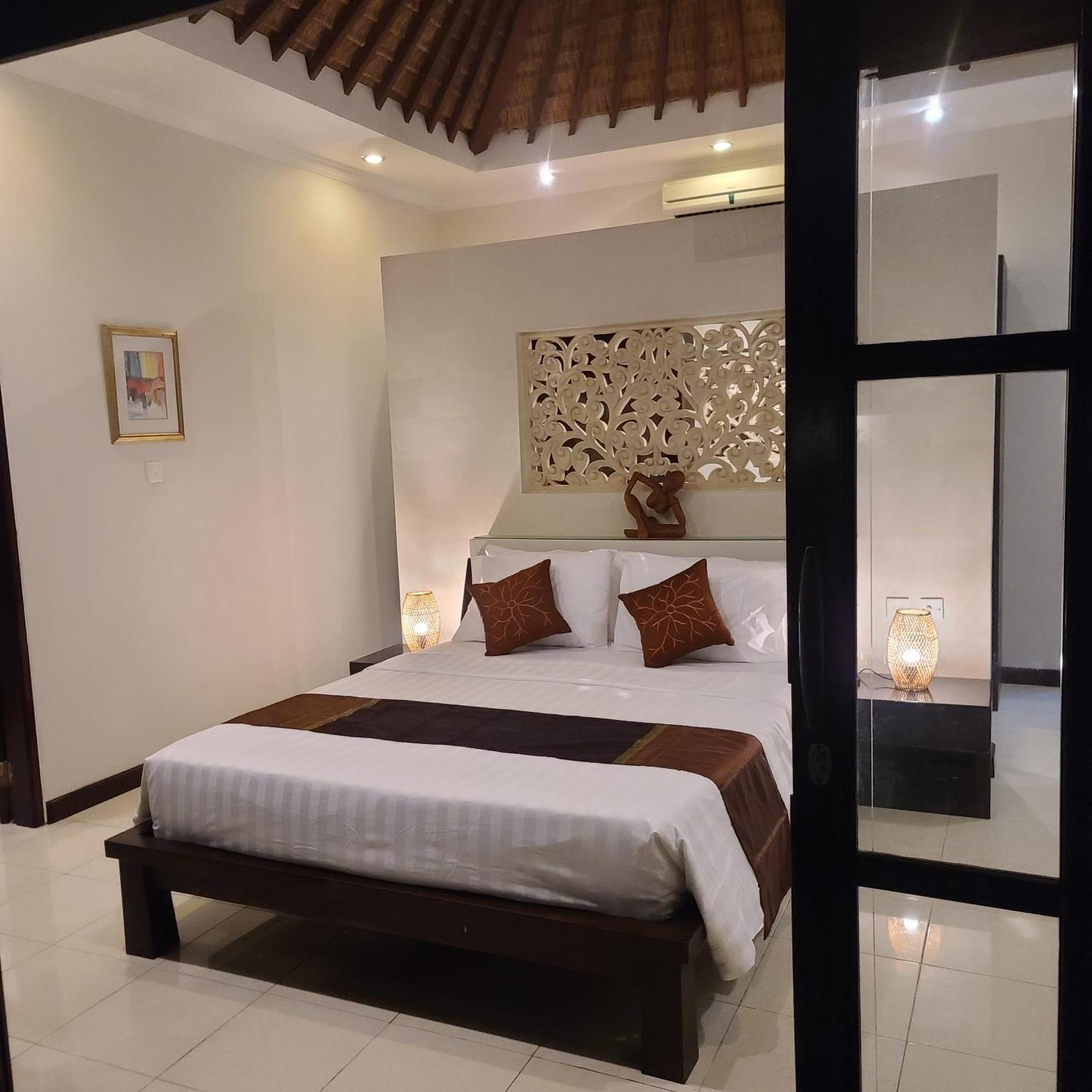 Monica * Sanur (Bali)
